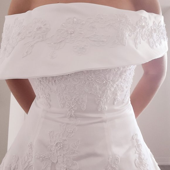 Wedding Dress - Picture 6 of 10